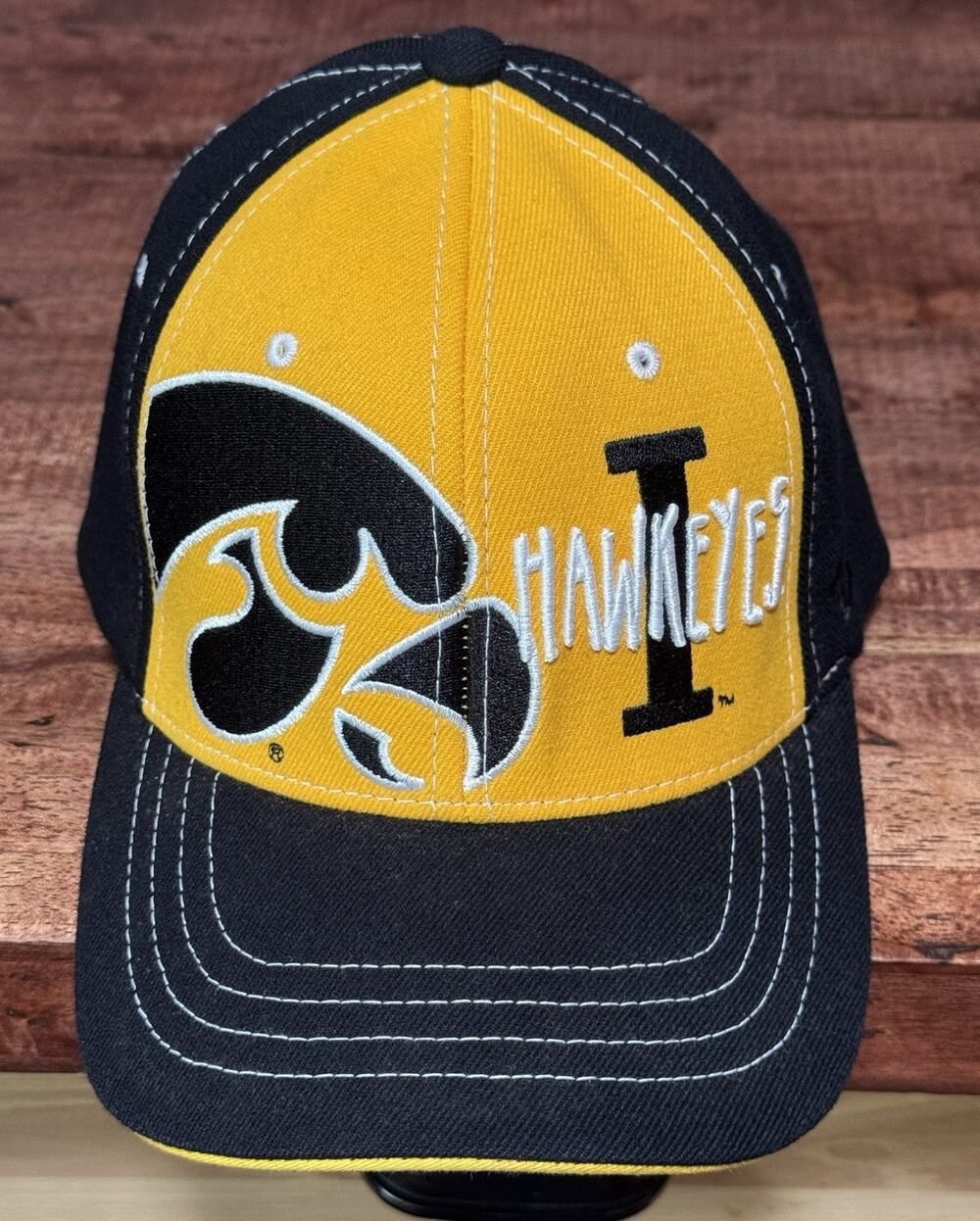 Vintage Iowa Hawkeyes Hat Cap Mens Spellout Fitted M/L